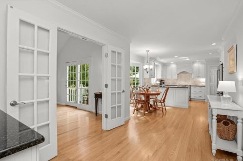 35 Dudley Rd, Wilton CT 06897-3508 exterior