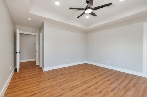 302 Edgewood Dr, Montgomery TX exterior