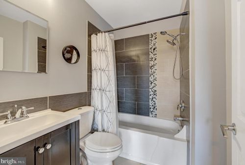 1323 17 St, Philadelphia PA 19121-5041 exterior