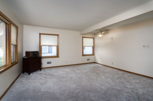 3854 45th St, Milwaukee, WI 53220-2164