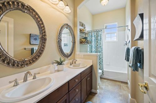 1380 Souza Dr, Folsom CA  95762-7561 exterior