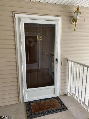 118 Barrister Dr, Kinnelon NJ  07405-3246 exterior