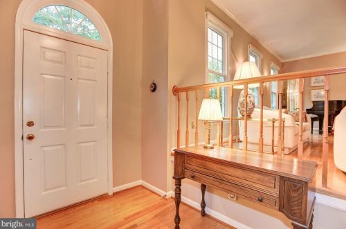 10154 Bracken Dr, Ellicott, MD 21042-1675