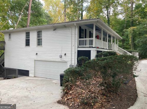 2933 Margaret Mitchell Ct, Atlanta GA 30327-1614 exterior