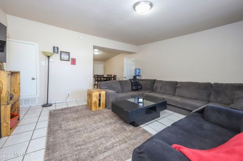 509 Holladay Dr, Tucson AZ  85706-3265 exterior