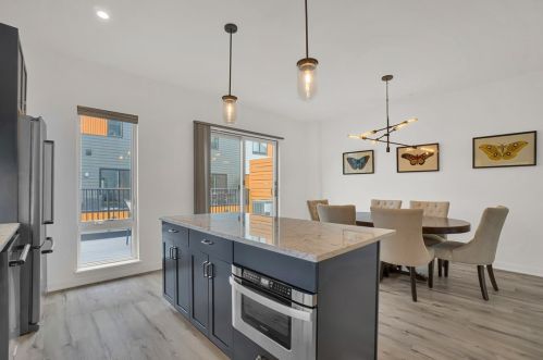 5563 Berlin Way, Pittsburgh PA  15201 exterior