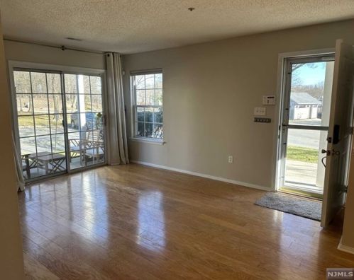 1260 Garrison Ct, Mahwah NJ  07430-3236 exterior