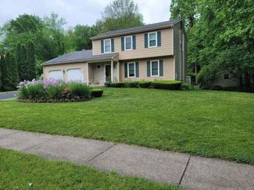 75 Lancaster Dr, Windsor, CT 06095-1467