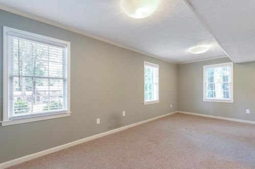 6769 Lockridge Dr, Atlanta GA 30360-1555 exterior