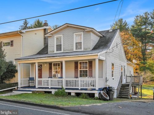 752 Forest Ln, Primrose, PA 17901-8319