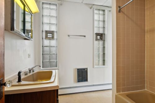 2539 Marshfield Ave, Chicago IL 60614-1907 exterior