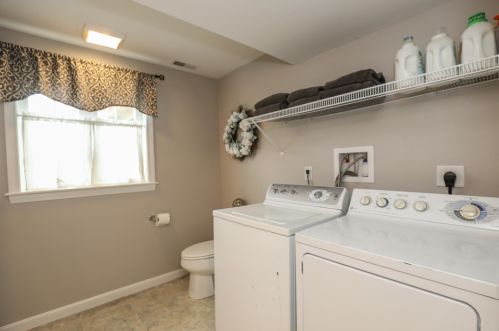 12 Ty Ln, Concord NH  03303-1049 exterior