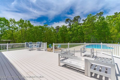 660 Berkeley Ave, Berkeley Township NJ 08721-3703 exterior