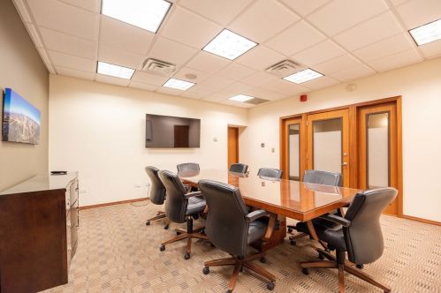 111 Chestnut St, Chicago IL  60610-2016 exterior