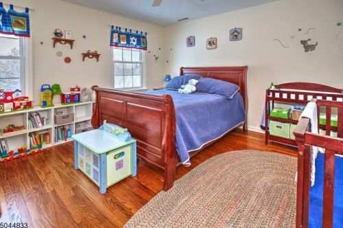 6 Ryan Ct, Chester NJ 07930-3002 exterior