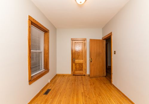 2718 Campbell Ave, Chicago IL 60647-1923 exterior