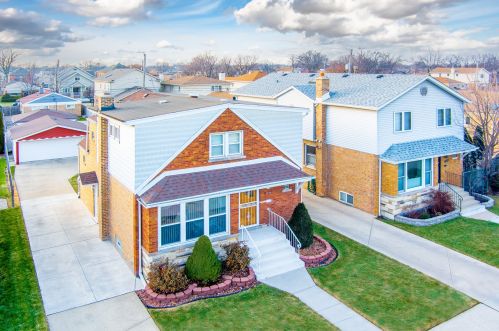 5840 Nashville Ave, Chicago, IL 60638-3323