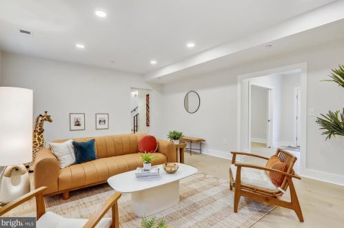 106 Geneva Ave, Silver Spring MD  20910-5105 exterior