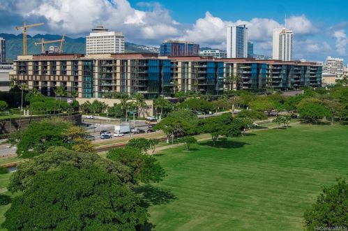 1388 Ala Moana Blvd, Honolulu HI  96814 exterior