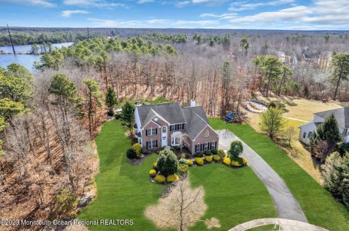 33 Jefferson Ct, Jackson Twp NJ  08527-5159 exterior