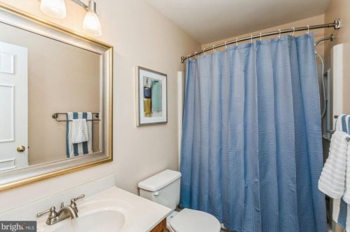 7409 Duddington Dr, Alexandria VA 22315-3847 exterior