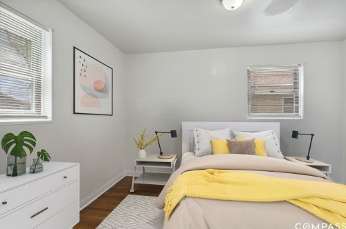 2301 102 St, Chicago IL 60655-1633 exterior