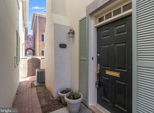 1014 Royal St, Alexandria, VA 22314-1530