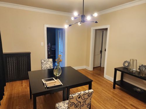 8030 Eberhart Ave, Chicago IL 60637-2484 exterior