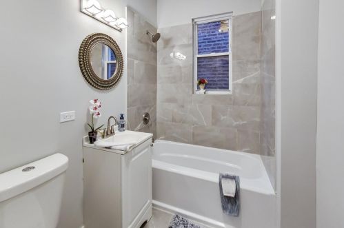 1217 Kolin Ave, Chicago IL 60652-3537 exterior