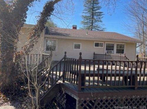 137 Bradley Ter, Derby, CT 06418-2201