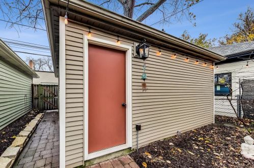 3852 Seeley Ave, Chicago IL 60659-4324 exterior