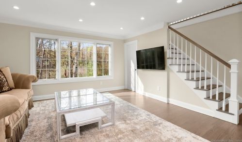 42 Kings Hwy, Westport CT  06880-4710 exterior