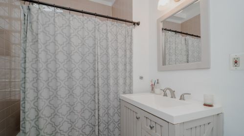 3133 Lyndale St, Chicago IL 60647-2823 exterior