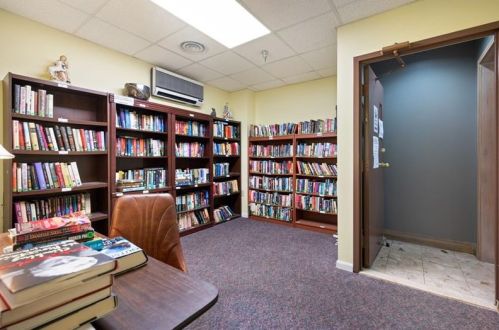 5715 Beacon St, Pittsburgh PA  15217-2028 exterior