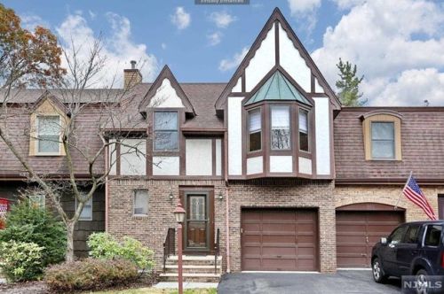 124 Kinderkamack Rd, Montvale NJ 07645-1352 exterior