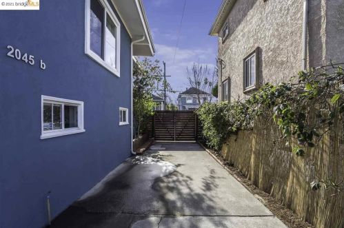 2043 Emerson St, Berkeley CA 94705-1813 exterior