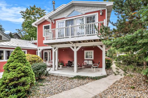 3272 Thorncrest Dr, Grand Rapids MI 49546-7353 exterior