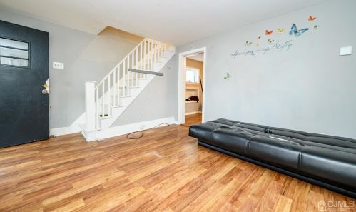 15 Douglas St, Perth Amboy NJ  08863-2205 exterior