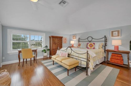 1243 12 Ave, Naples FL 34120-3453 exterior