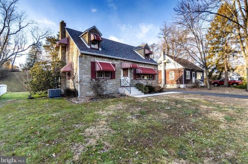 420 Brookhaven Rd, Chester, PA 19015-1802