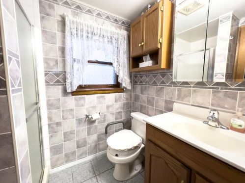 10733 Nordica Ave, Worth IL 60482-1442 exterior