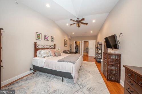 1505 Dickinson St, Philadelphia PA 19146-4830 exterior