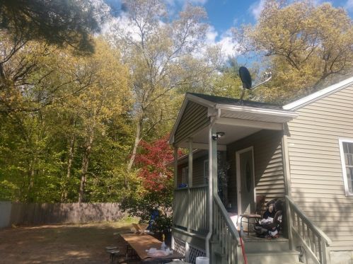 3 Oakwood Ter, Springfield, MA 01109-2924