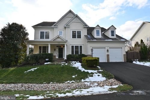 5718 Colfax Ave, Alexandria, VA 22311-1012