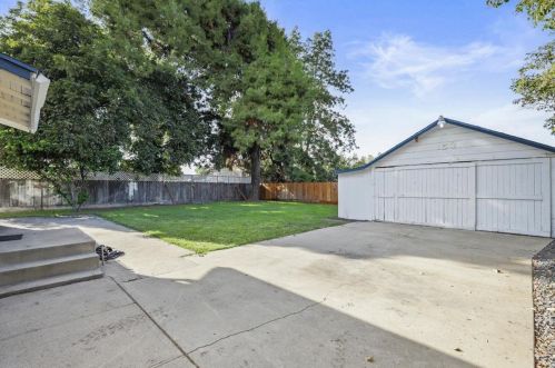 153 Almond Ave, Turlock CA 95380-3150 exterior