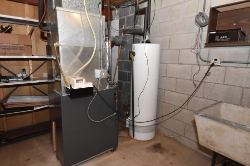 4119 Cherrywood Ln, Milwaukee WI 53209-1004 exterior