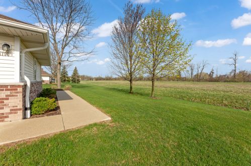 4790 Maple Leaf Cir, Milwaukee WI 53220-2783 exterior