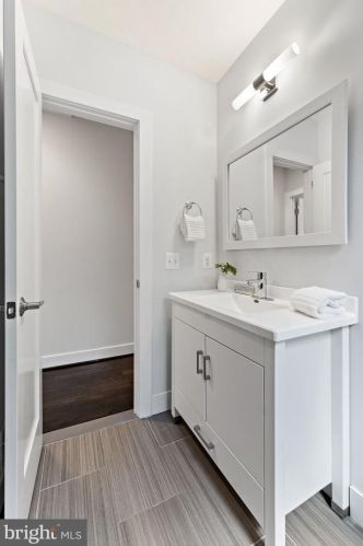 408 4th St, Washington DC  20003-2005 exterior