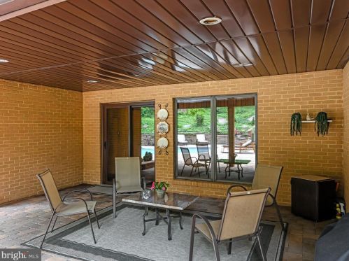 1716 Old Welsh Rd, Huntingdon Valley PA  19006-5838 exterior