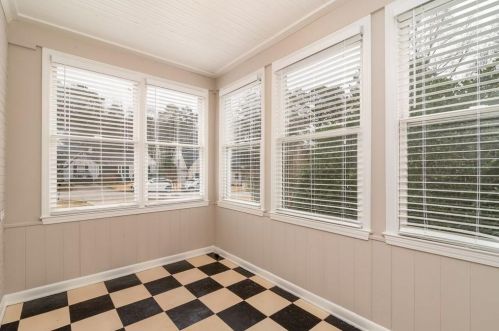 279 Midvale Dr, Atlanta GA 30342-3327 exterior